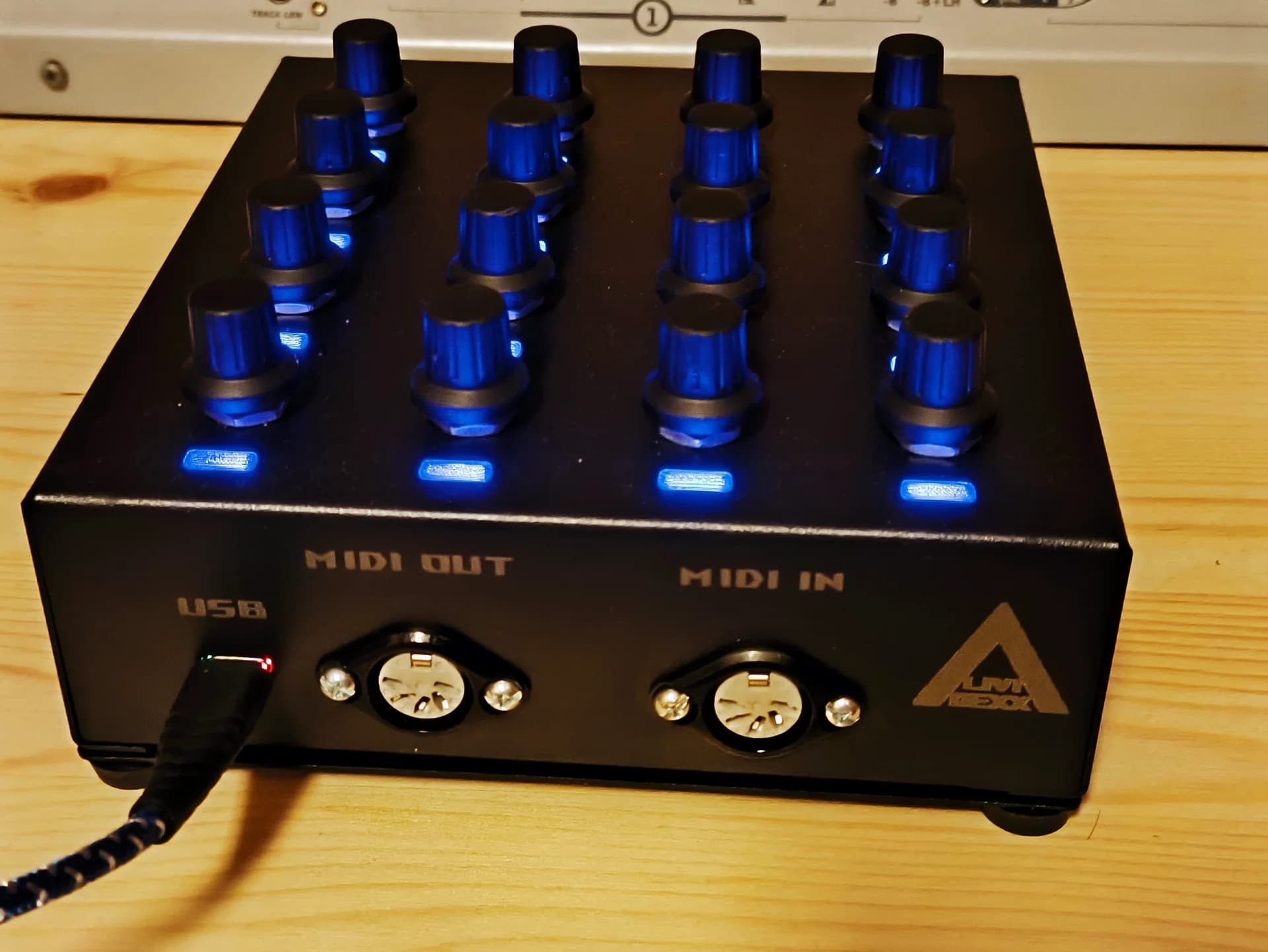 LiviControl LC16E MIDI controller — front view